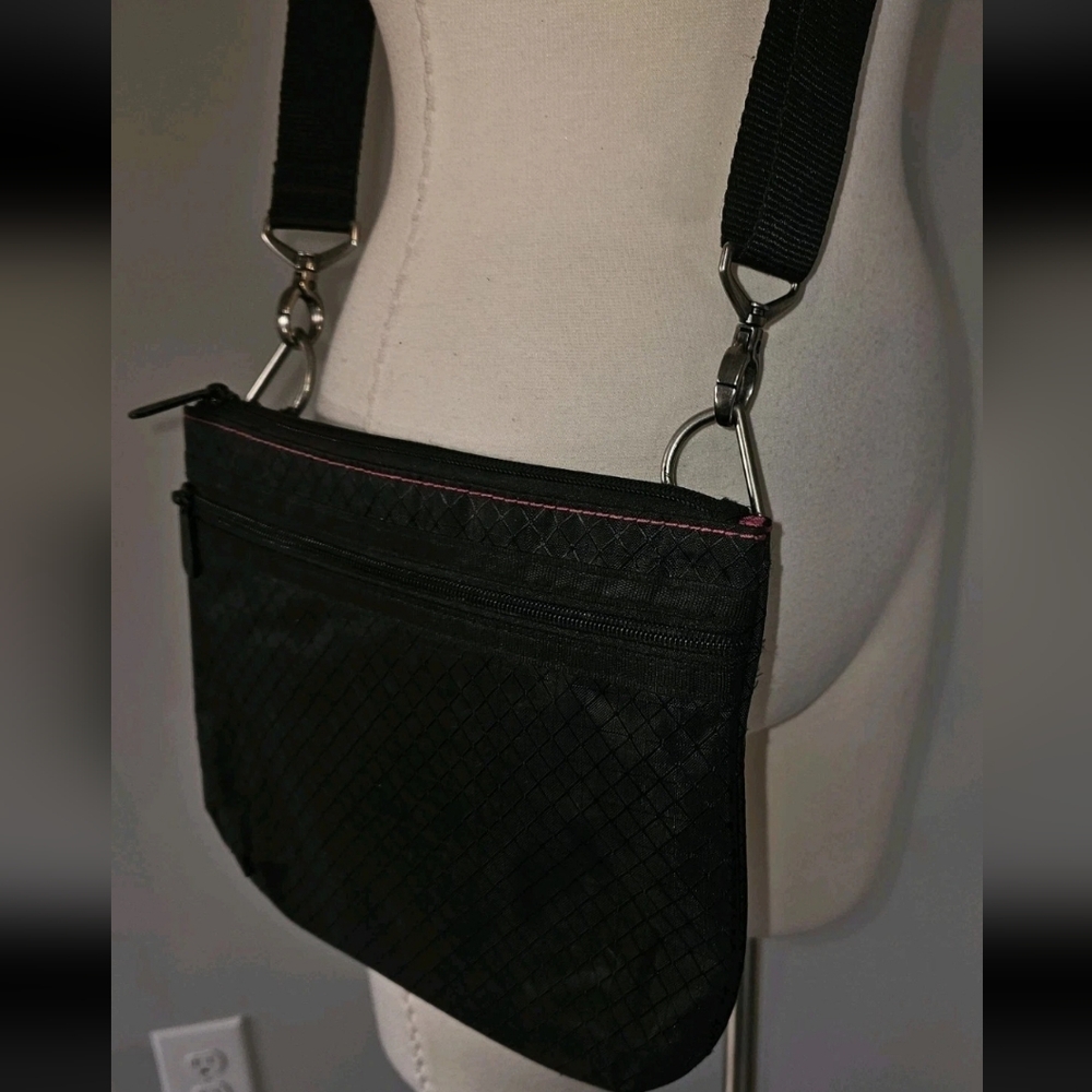 Thirty-One Black Pink Breast Cancer Crosshatch Crossbody Bag